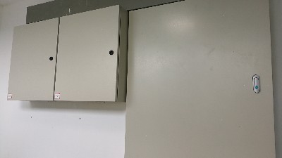 照明配电箱(板)安装底板-必须要与地线系统连接【千亚电气】