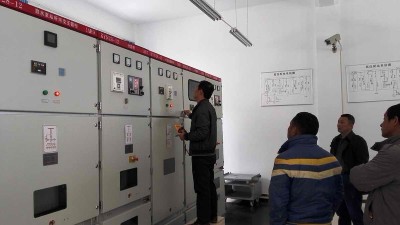 开关柜梯级式电缆桥架和槽型电缆桥架的区别【千亚电气】