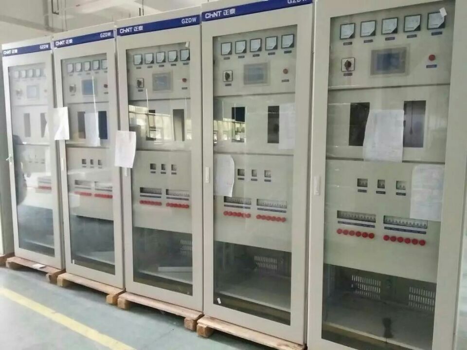 控制柜里面的接触器和断路器哪个贵【千亚电气】